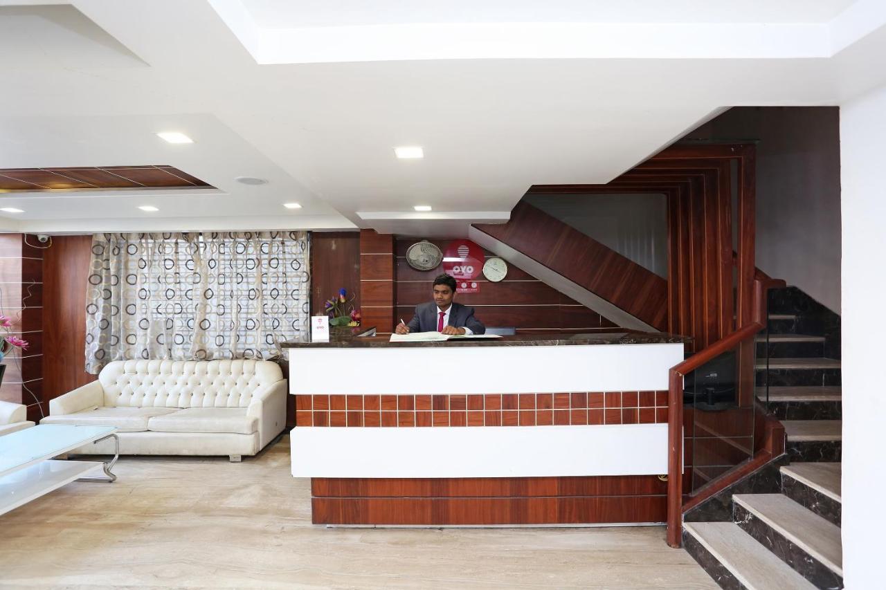 Oyo 6359 Hotel Mezbaan Regency Raipur  ภายนอก รูปภาพ