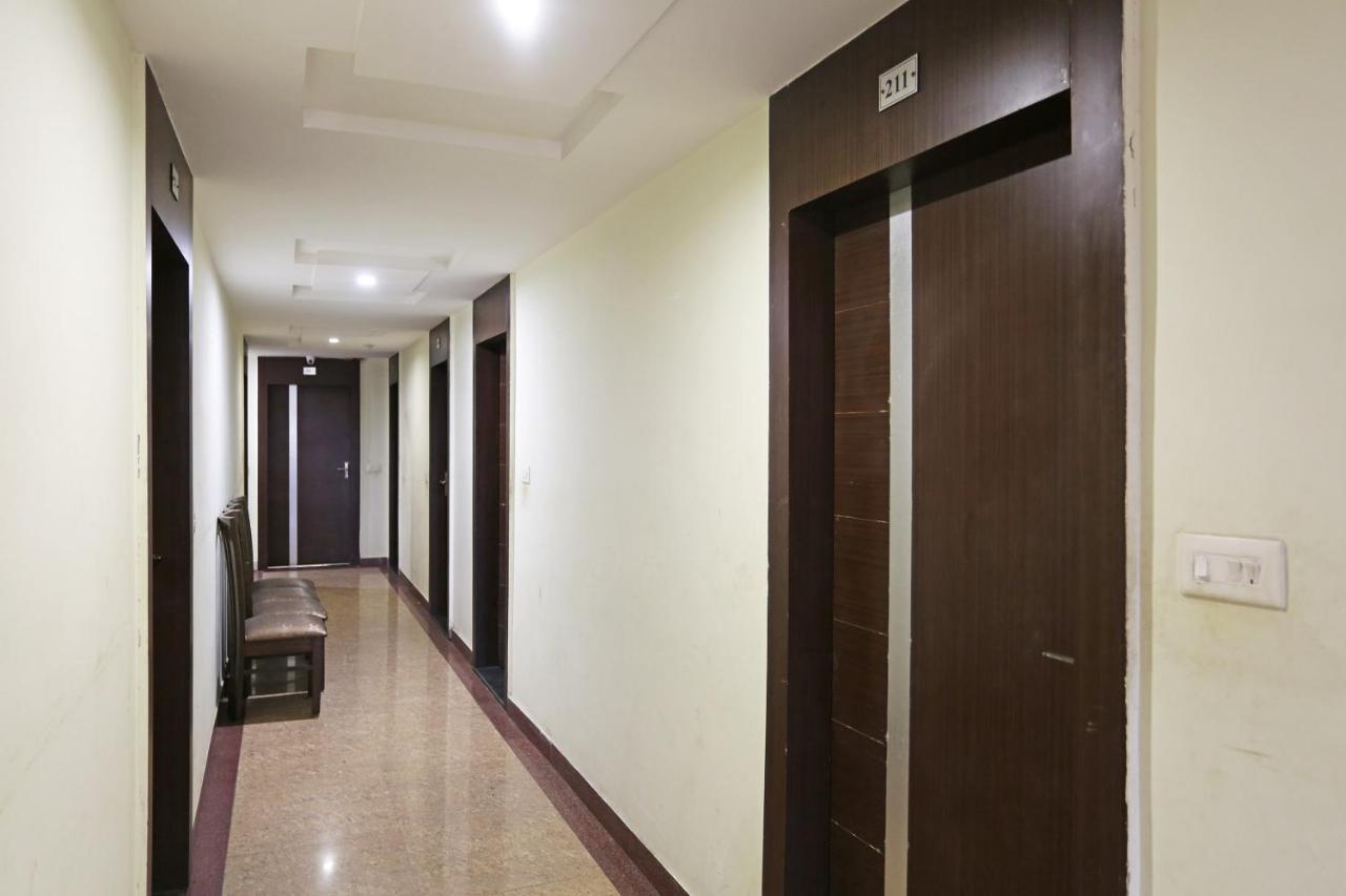 Oyo 6359 Hotel Mezbaan Regency Raipur  ภายนอก รูปภาพ